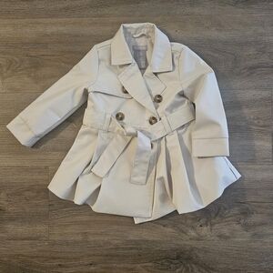 Tahari Cream Double-Breasted Trench Coat with Belt